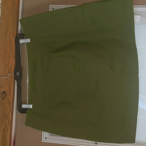 Green Lane Bryant Cargo Skort - Picture 2 of 11